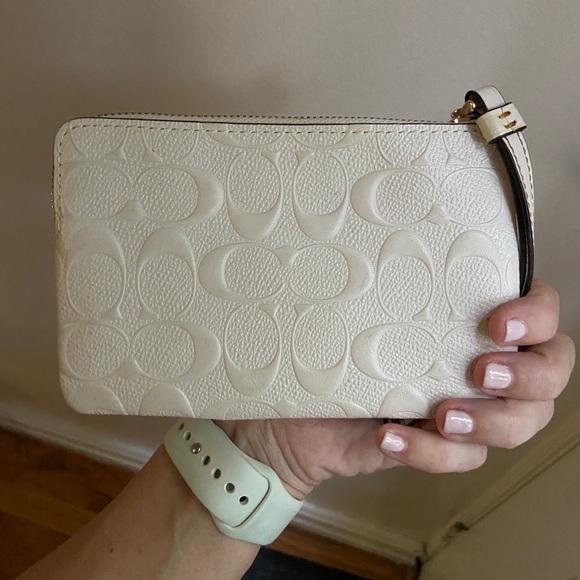 Coach Corner Zip Wristlet In Signature Patent Leather Gold/White - Picture 2 of 11